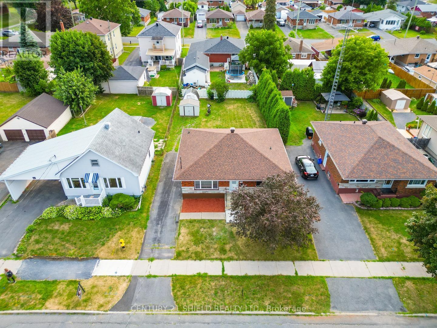 Photo 42 of 119 Anthony Street, Cornwall ON