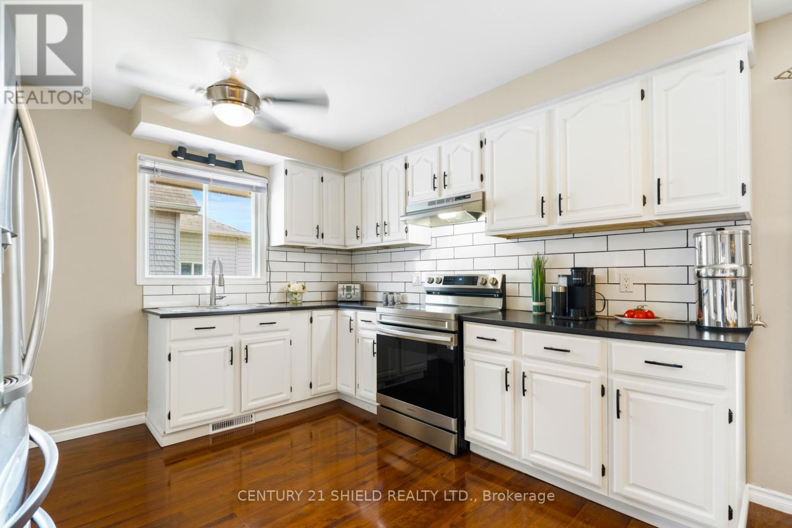 Photo 4 of 119 Anthony Street, Cornwall ON