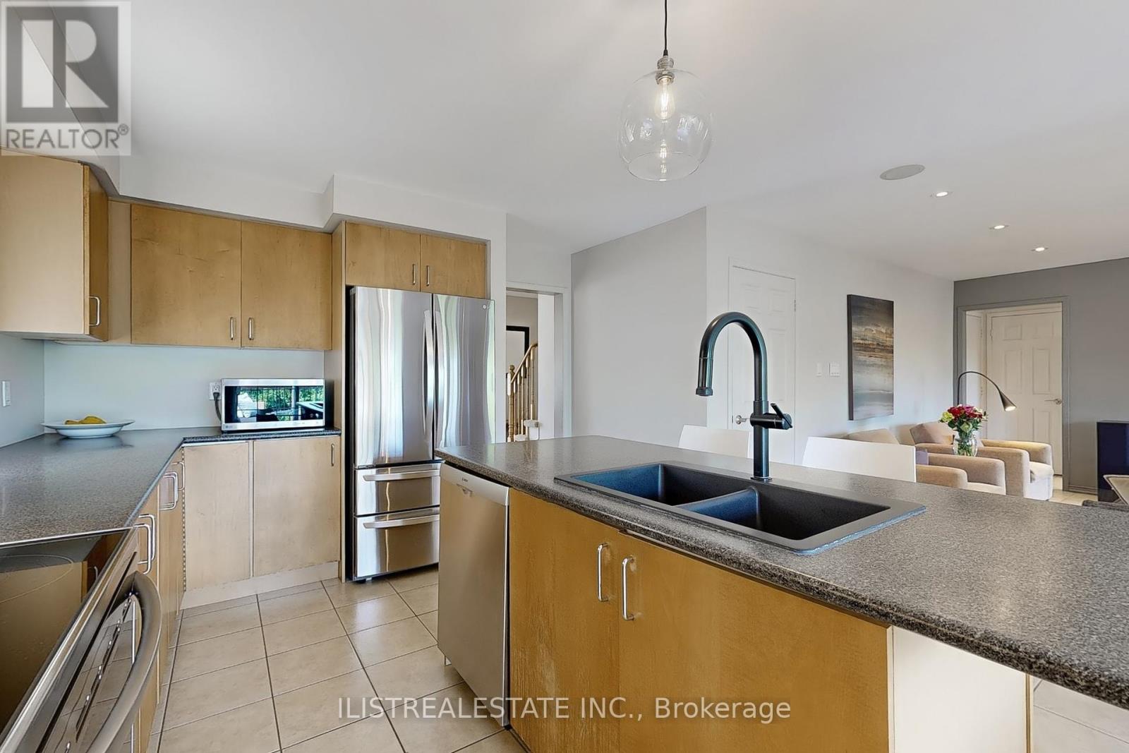 Photo 10 of 50 Moynahan Crescent, Ajax ON