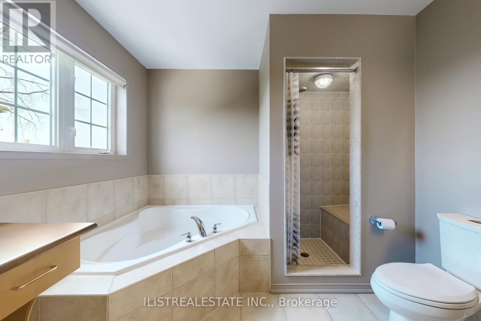 Photo 27 of 50 Moynahan Crescent, Ajax ON