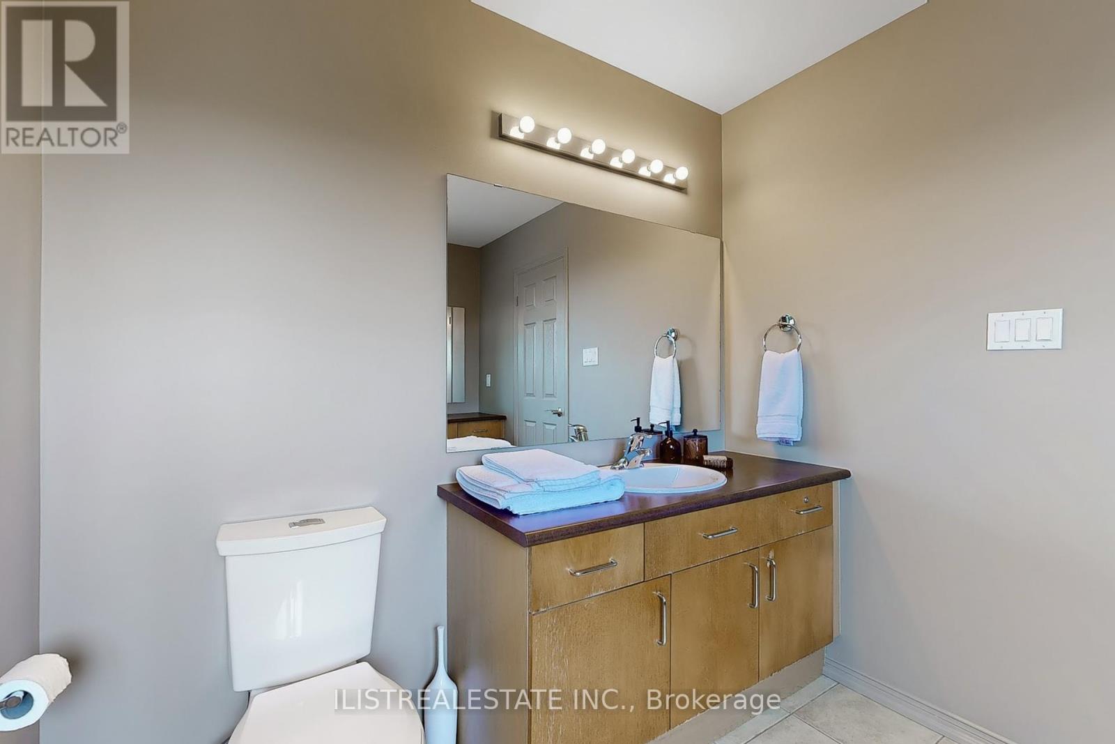 Photo 28 of 50 Moynahan Crescent, Ajax ON