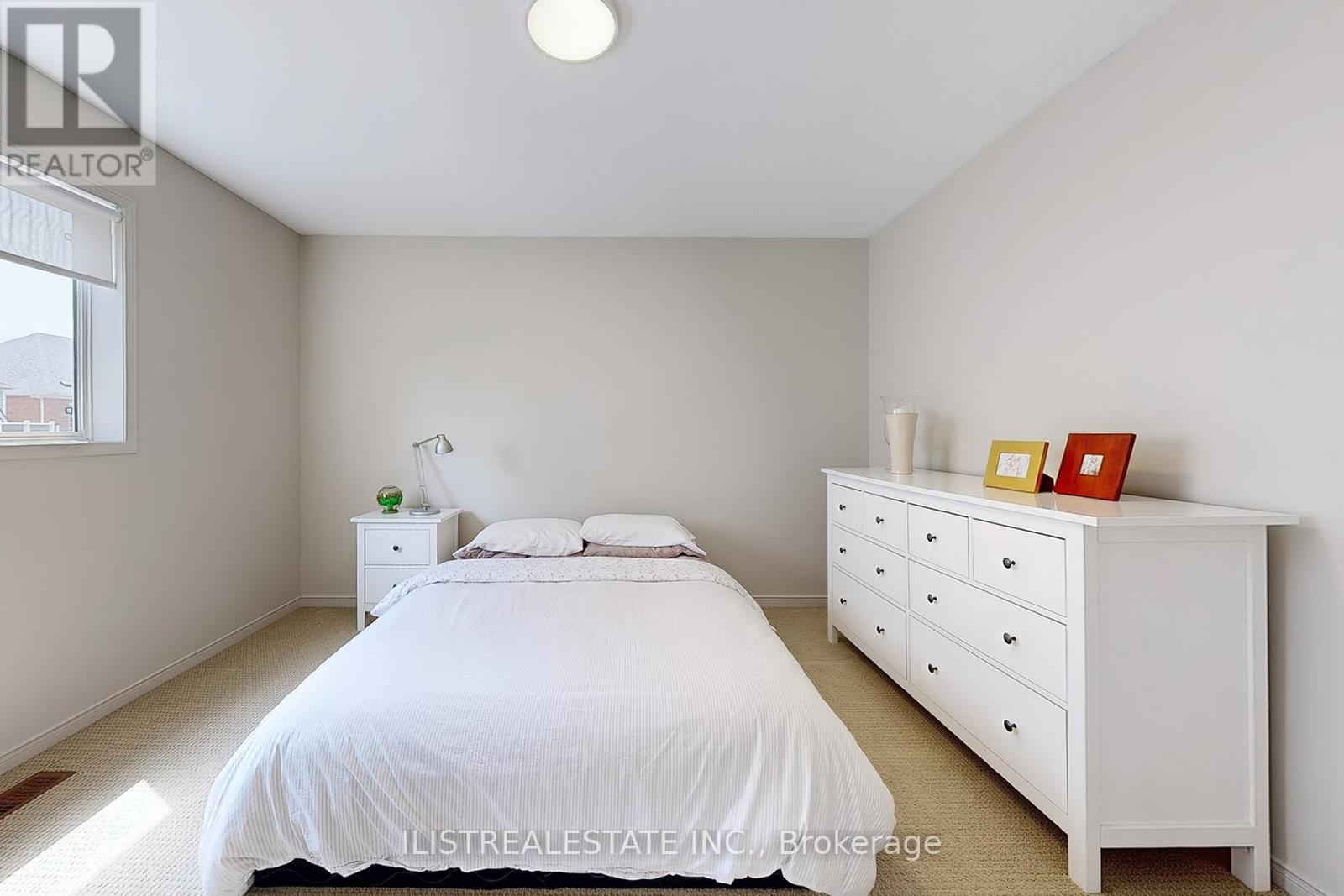 Photo 32 of 50 Moynahan Crescent, Ajax ON