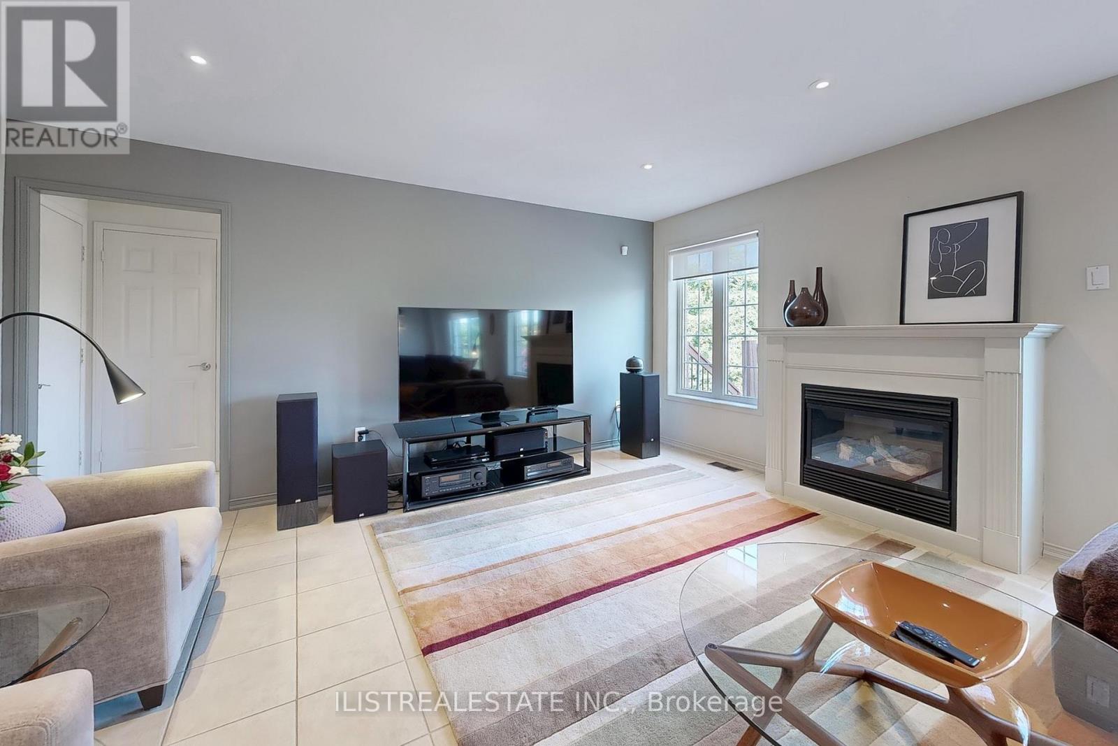 Photo 8 of 50 Moynahan Crescent, Ajax ON