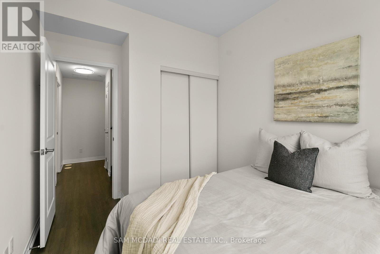 Photo 28 of 39 650 Atwater Avenue, Mississauga ON