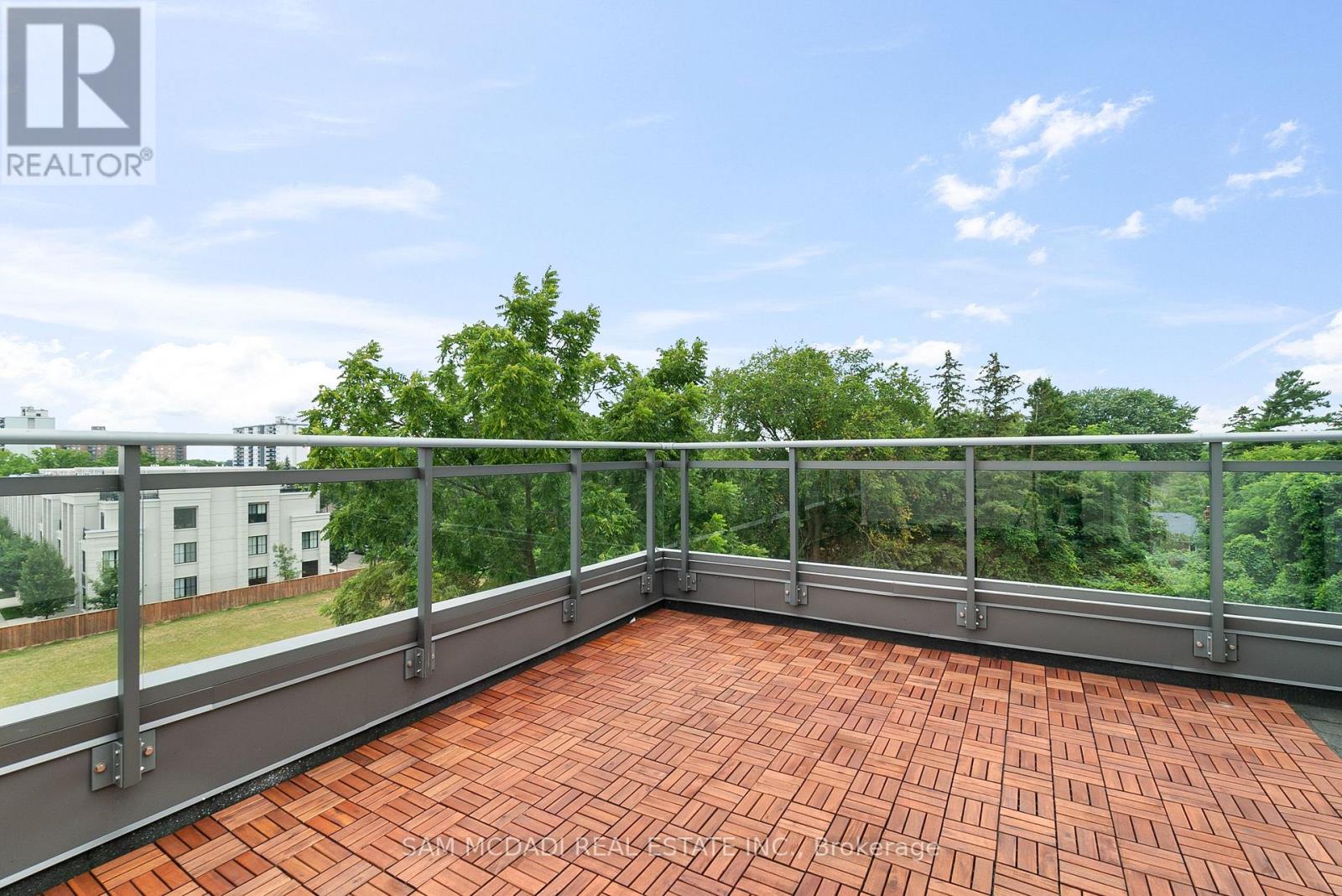 Photo 21 of 39 650 Atwater Avenue, Mississauga ON