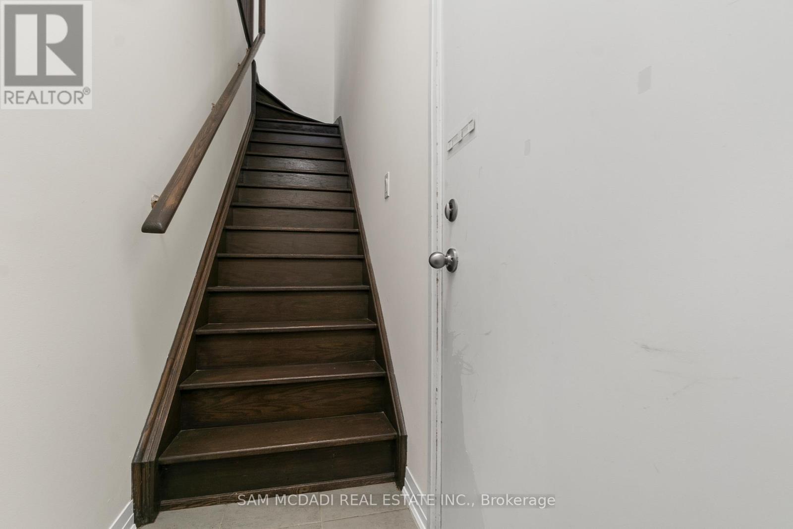 Photo 13 of 39 650 Atwater Avenue, Mississauga ON