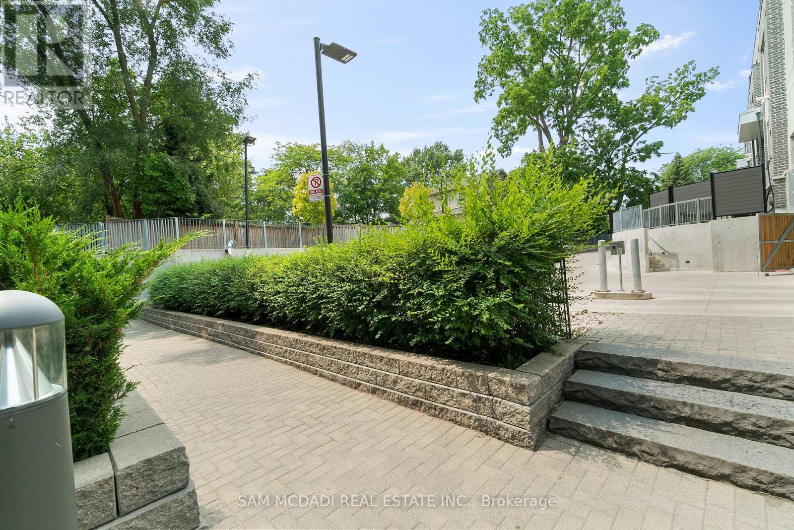 Photo 10 of 39 650 Atwater Avenue, Mississauga ON