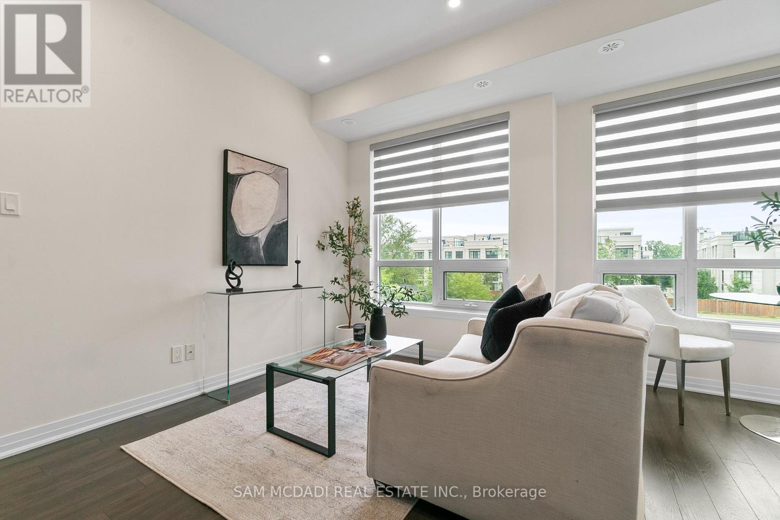 Photo 6 of 39 650 Atwater Avenue, Mississauga ON
