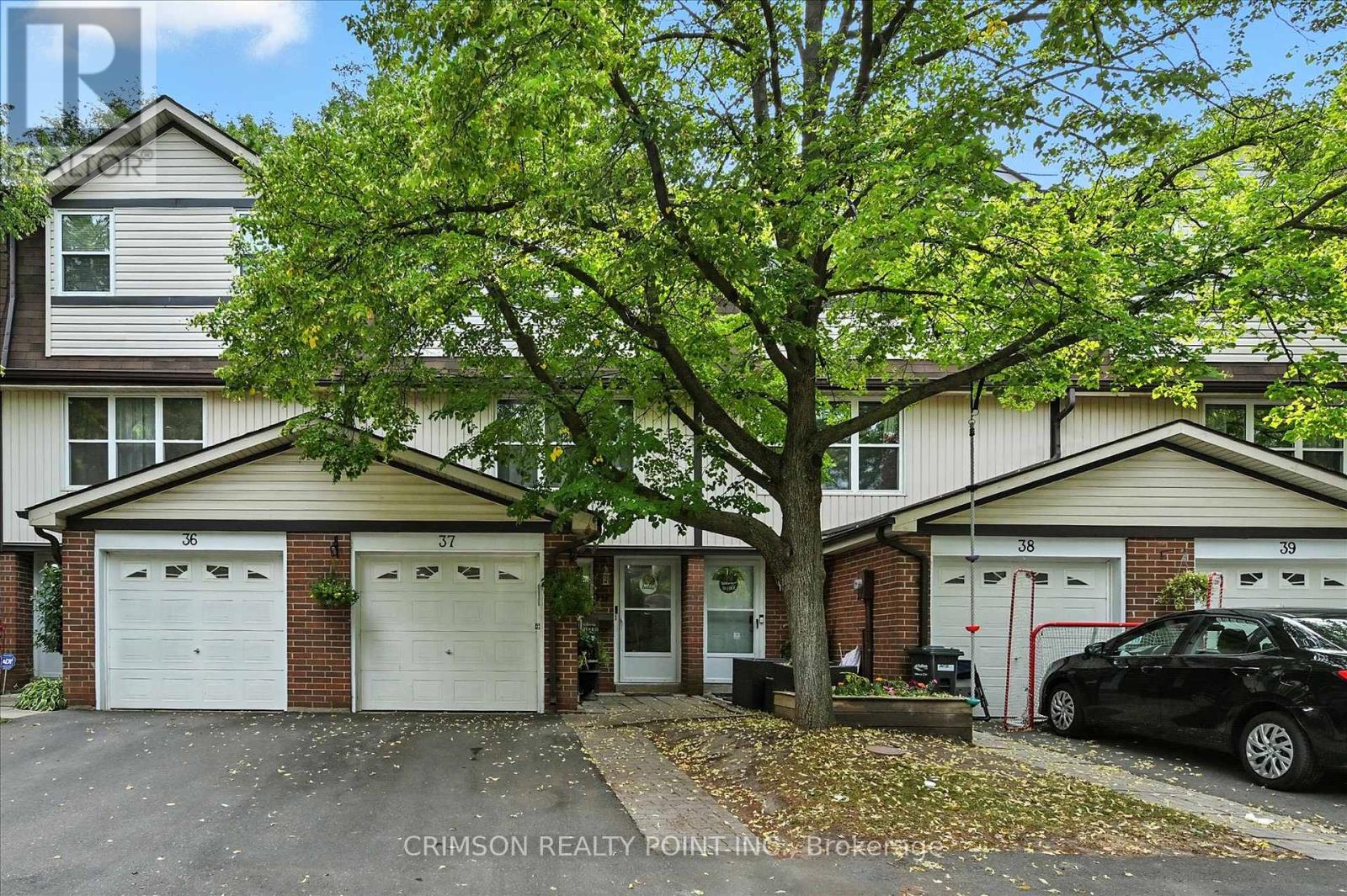 Photo 35 of 37 235 Bronte Street S, Milton ON
