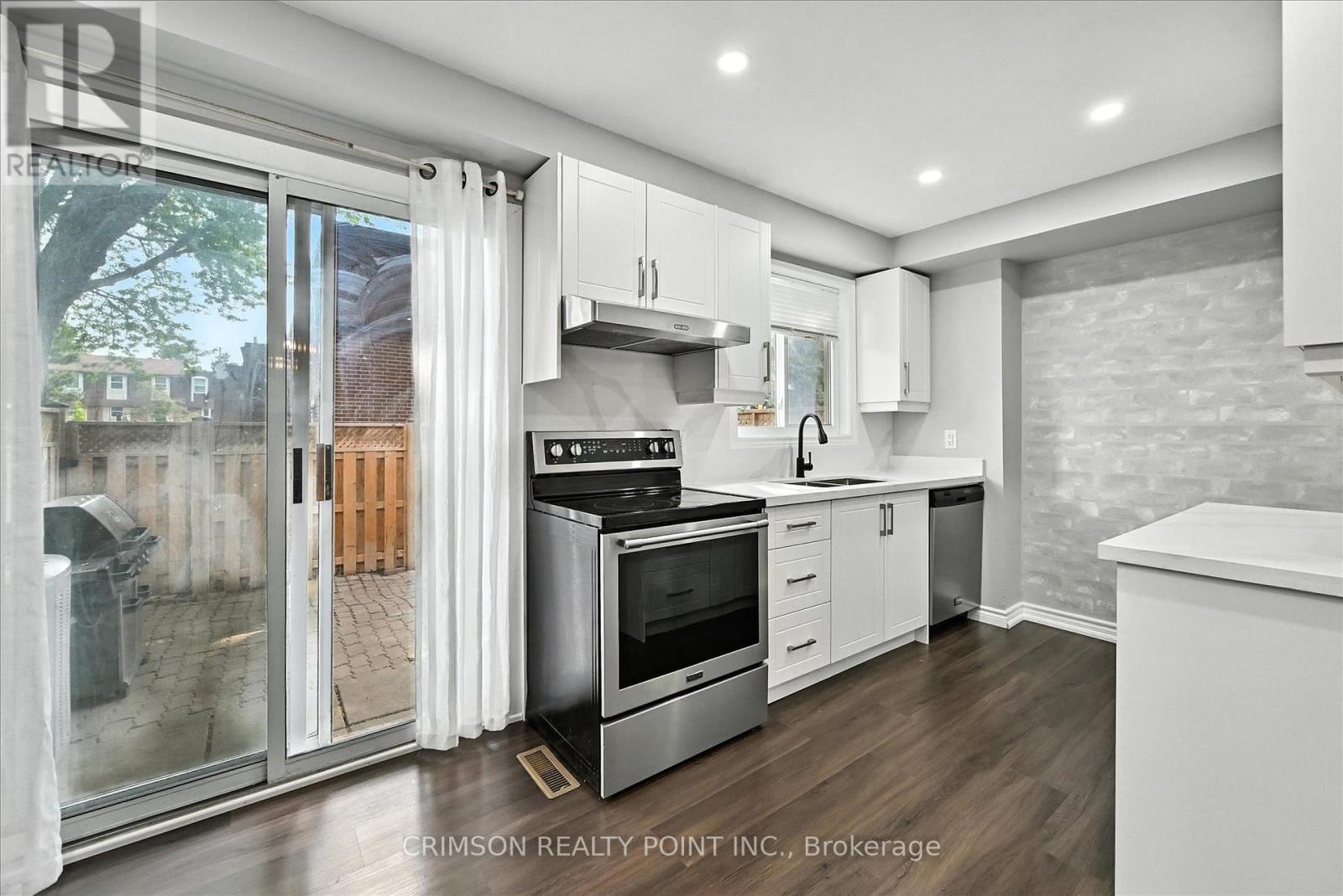 Photo 37 of 37 235 Bronte Street S, Milton ON