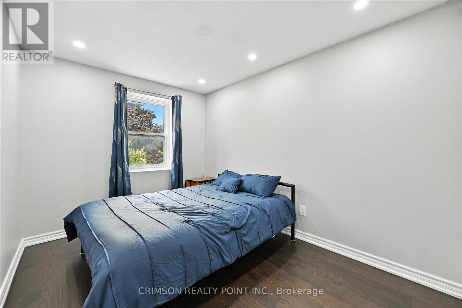 Photo 21 of 37 235 Bronte Street S, Milton ON