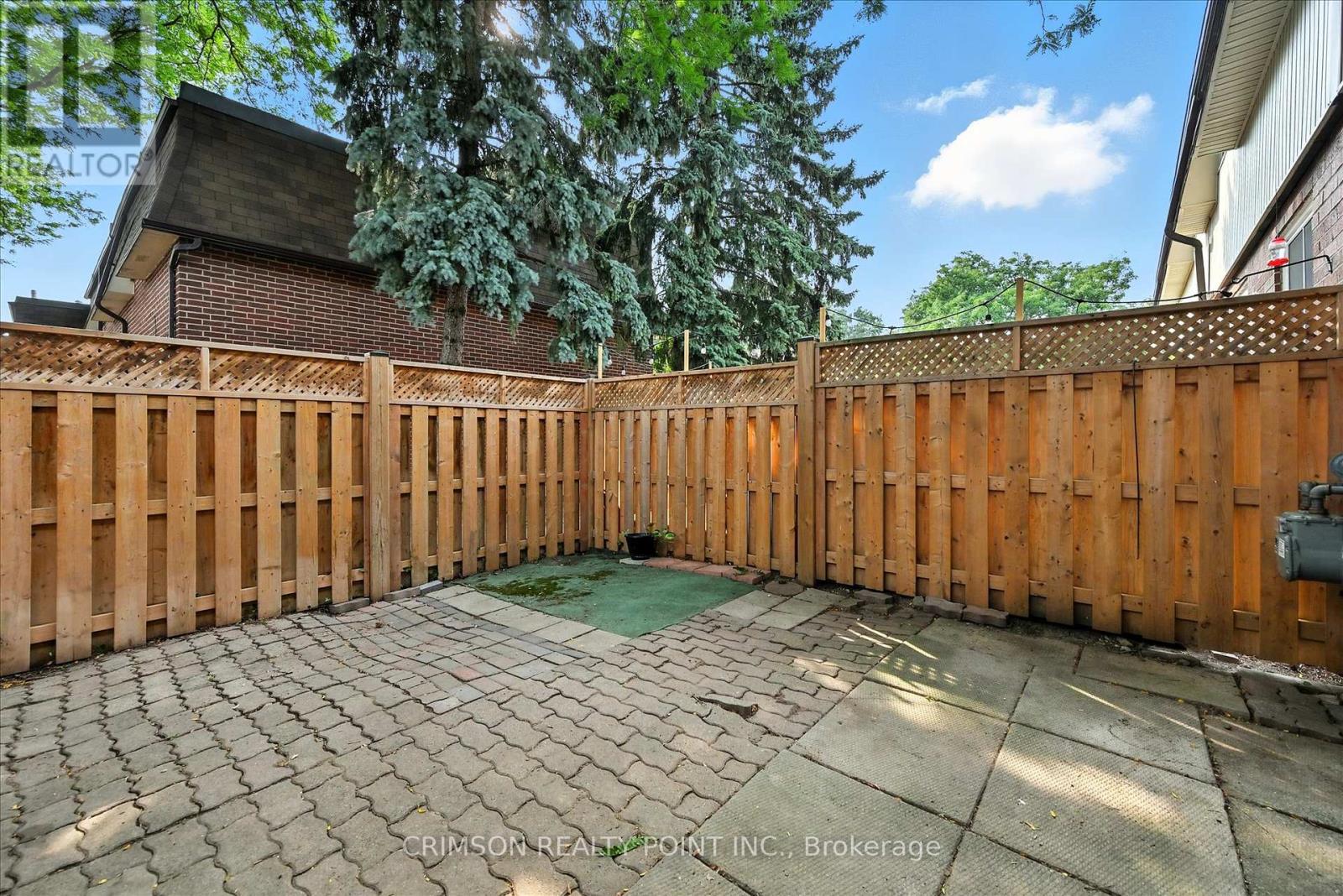 Photo 9 of 37 235 Bronte Street S, Milton ON