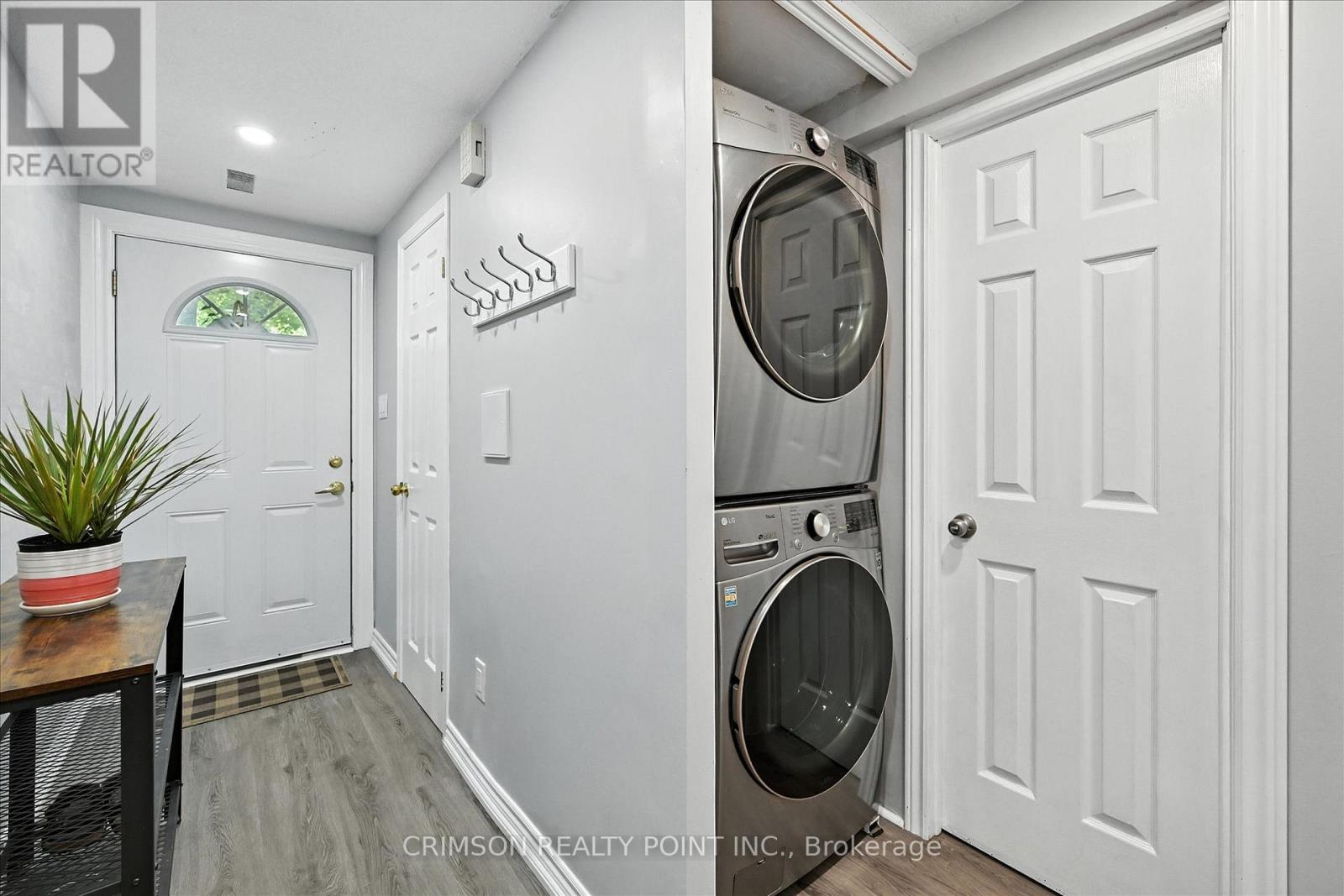 Photo 34 of 37 235 Bronte Street S, Milton ON