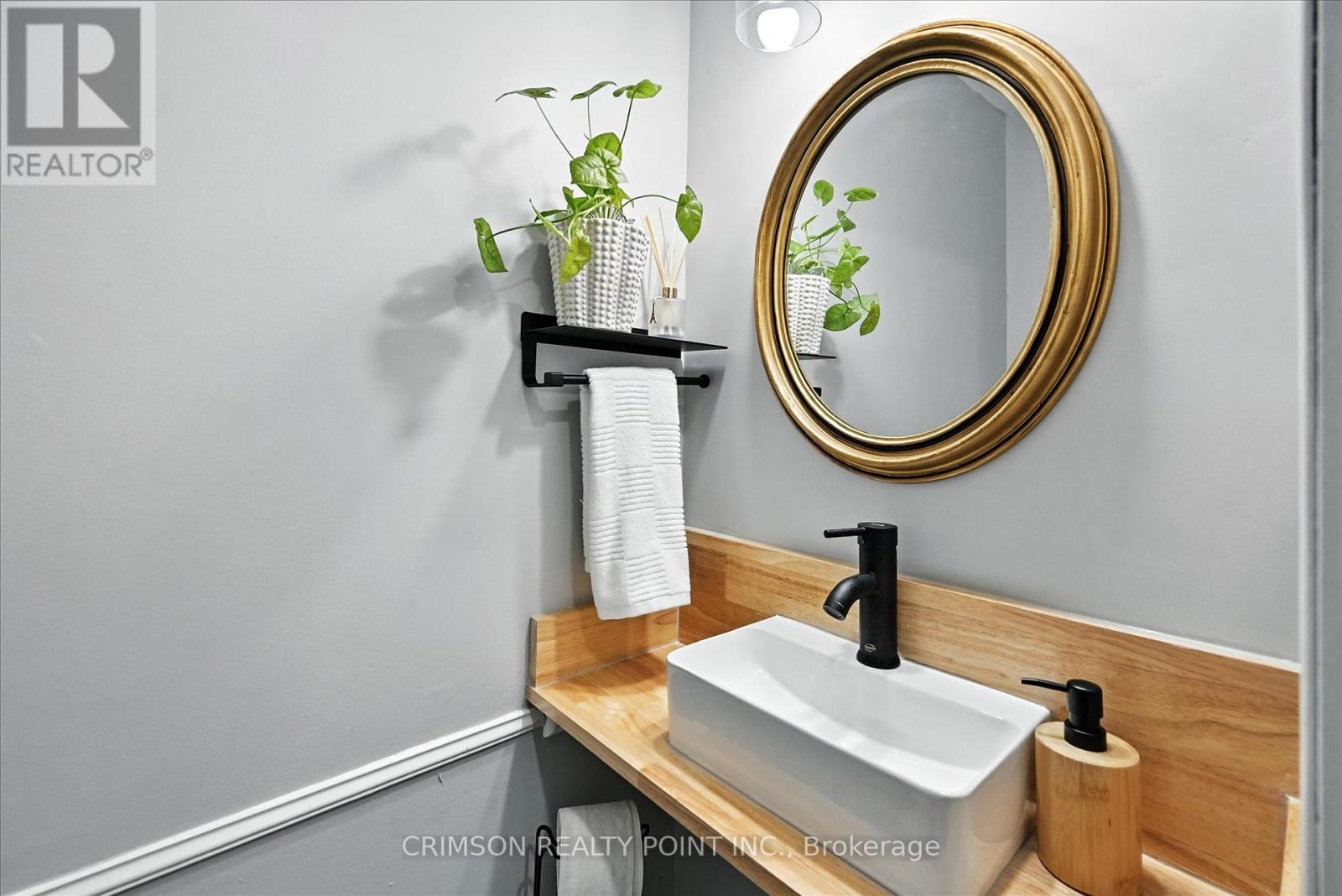Photo 25 of 37 235 Bronte Street S, Milton ON