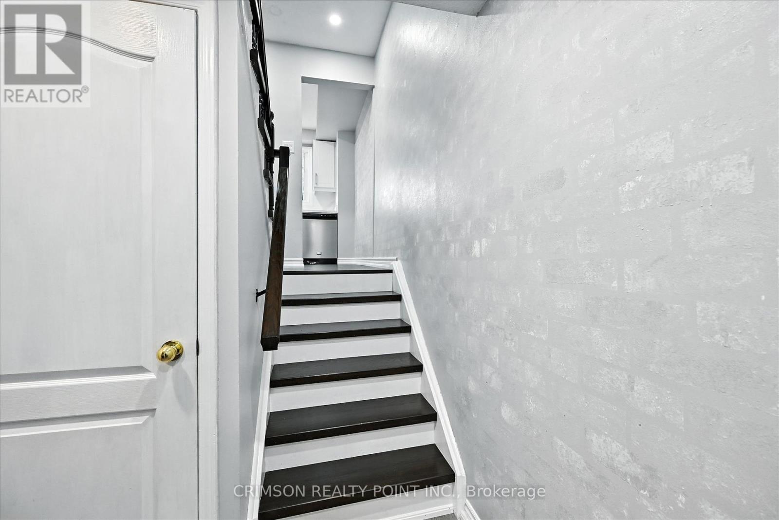 Photo 2 of 37 235 Bronte Street S, Milton ON