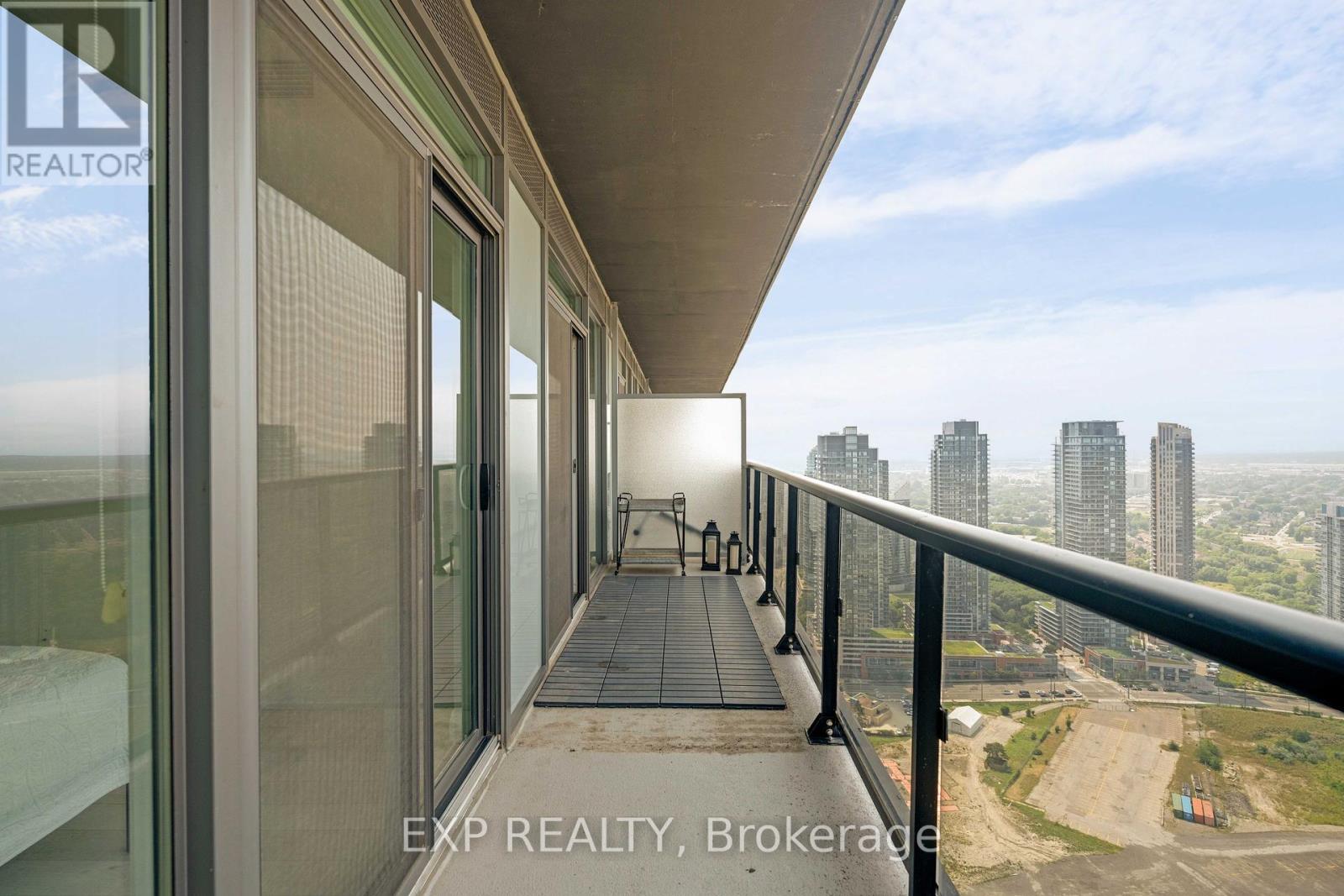Photo 14 of 4506 56 Annie Craig Drive, Toronto ON