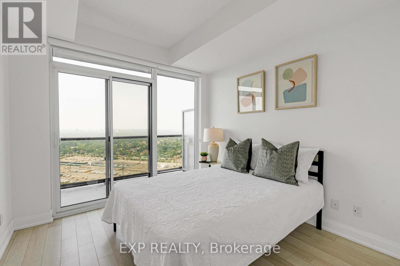 Photo 15 of 4506 56 Annie Craig Drive, Toronto ON