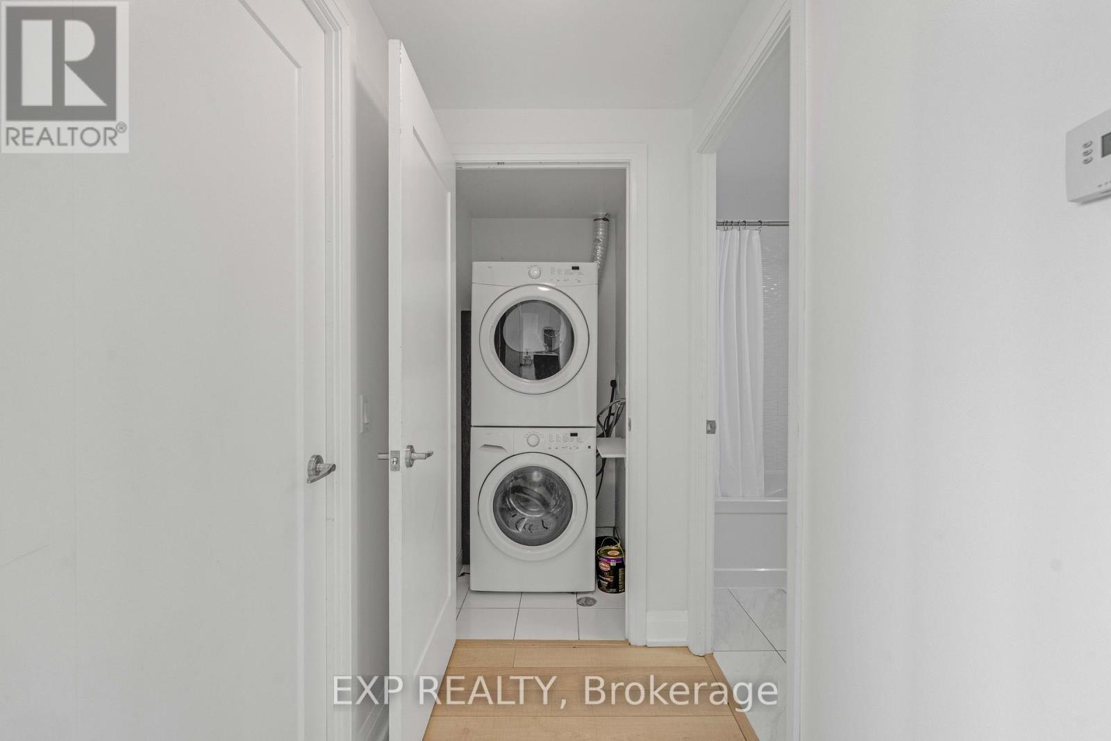 Photo 19 of 4506 56 Annie Craig Drive, Toronto ON