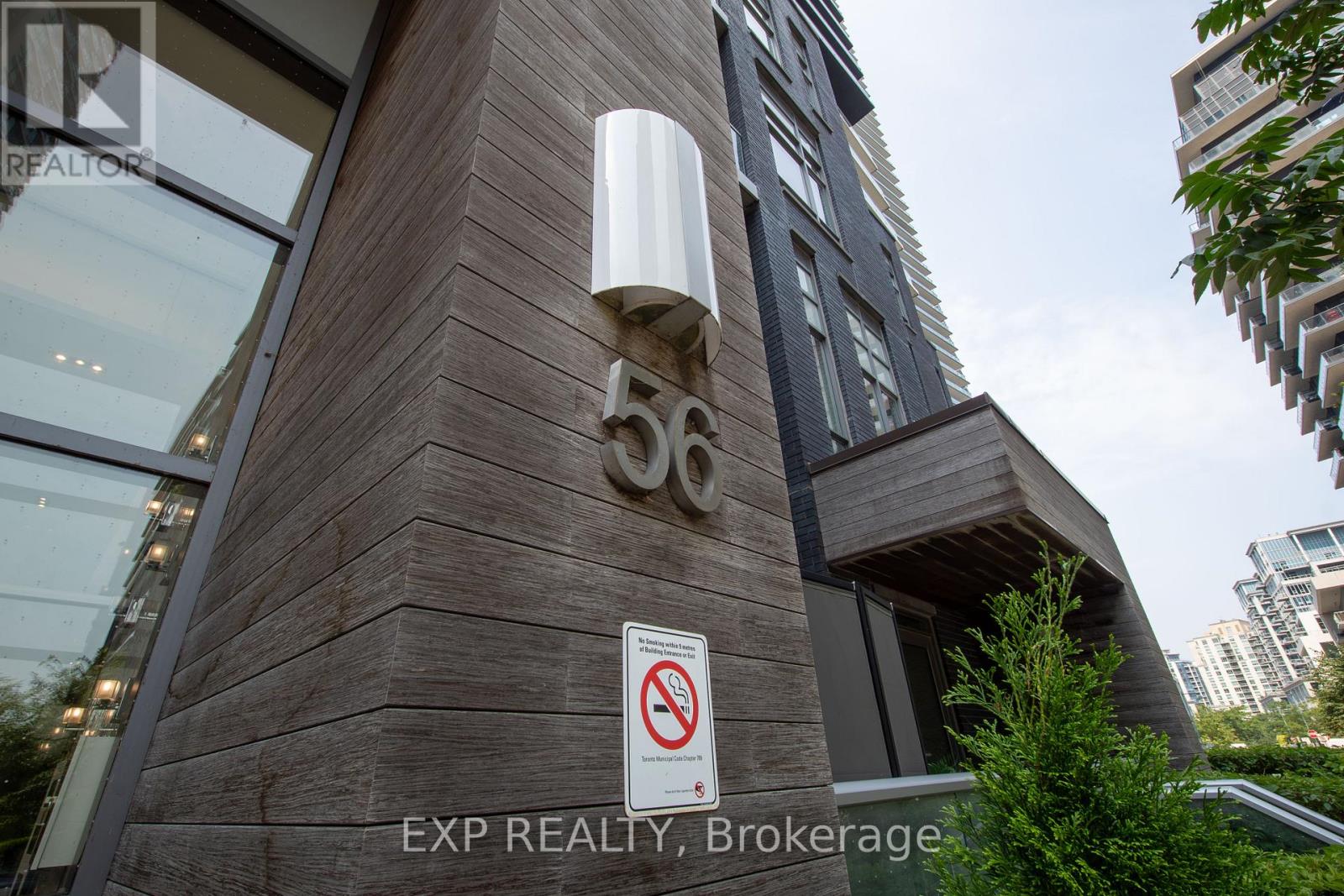 Photo 4 of 4506 56 Annie Craig Drive, Toronto ON