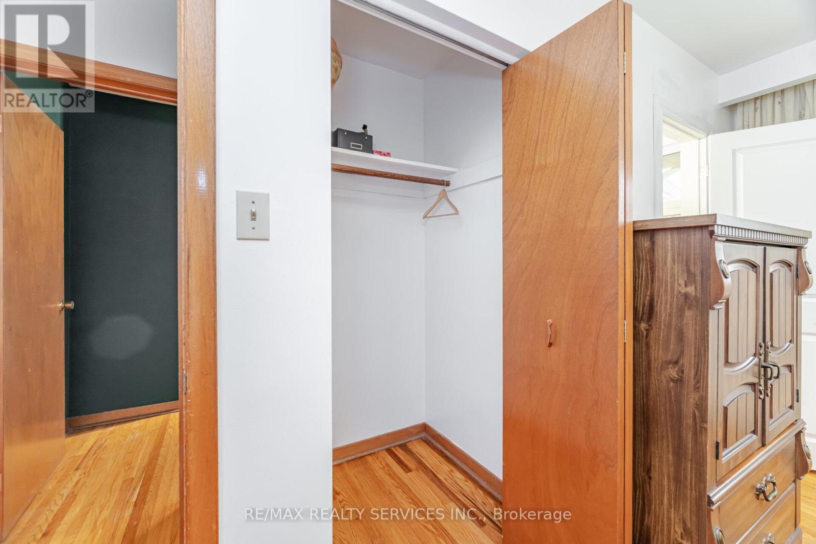 Photo 19 of 7541 Darcel Avenue, Mississauga ON