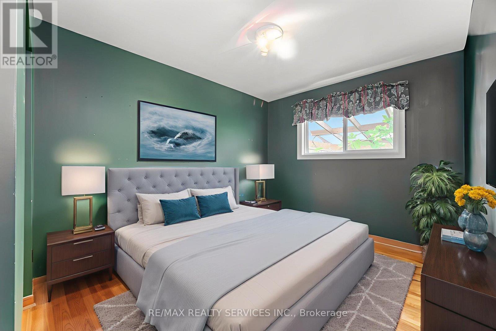 Photo 22 of 7541 Darcel Avenue, Mississauga ON