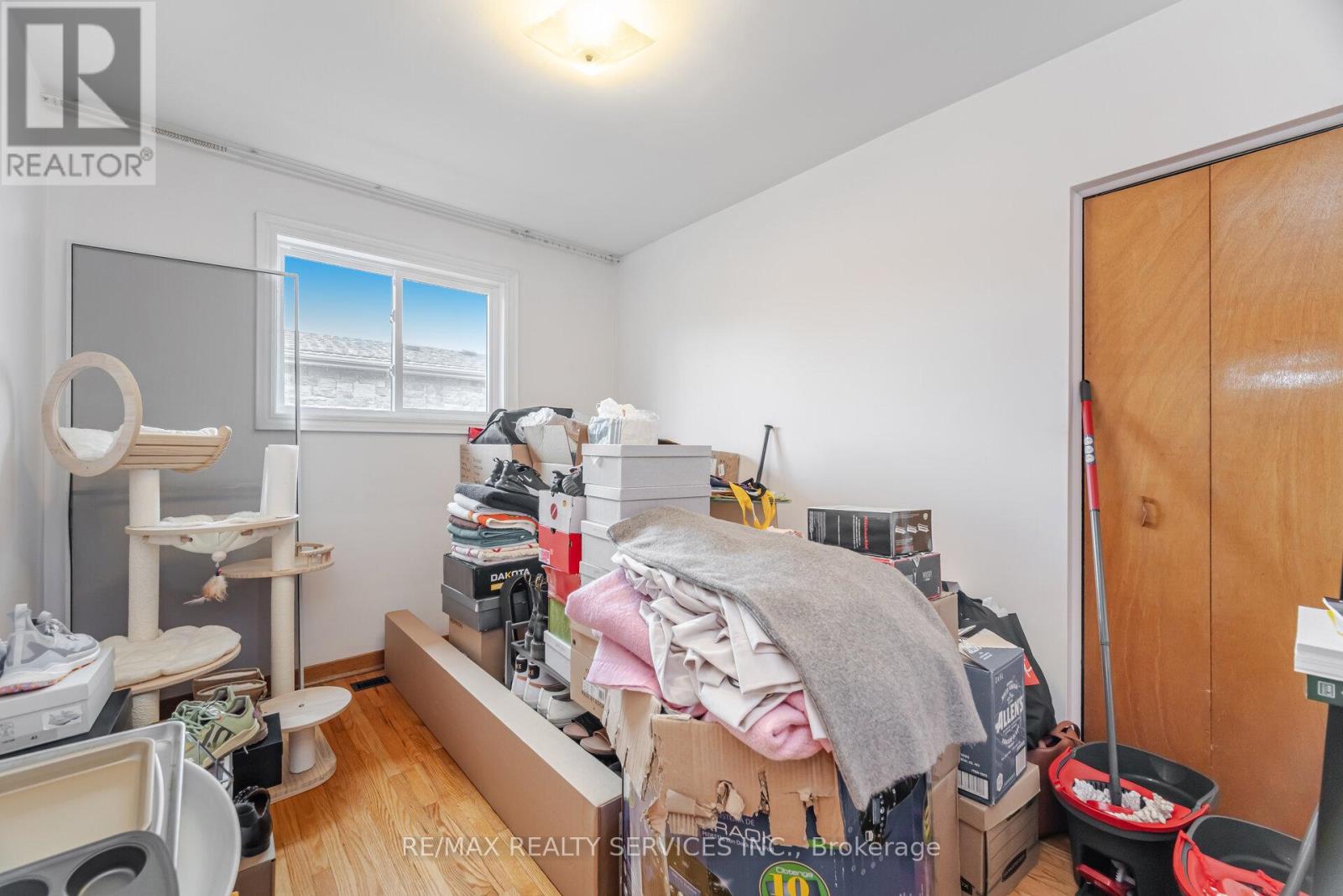 Photo 25 of 7541 Darcel Avenue, Mississauga ON