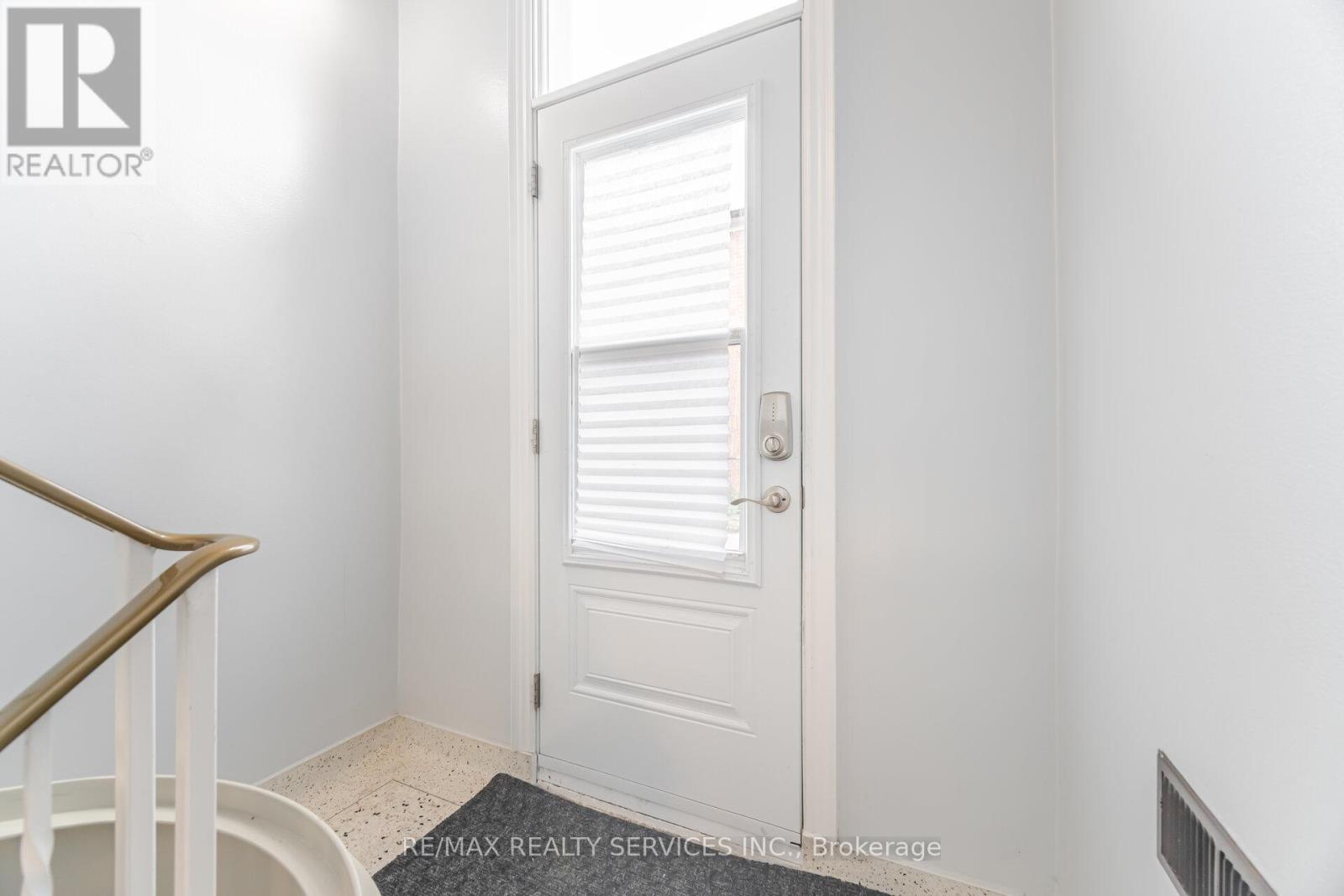 Photo 29 of 7541 Darcel Avenue, Mississauga ON
