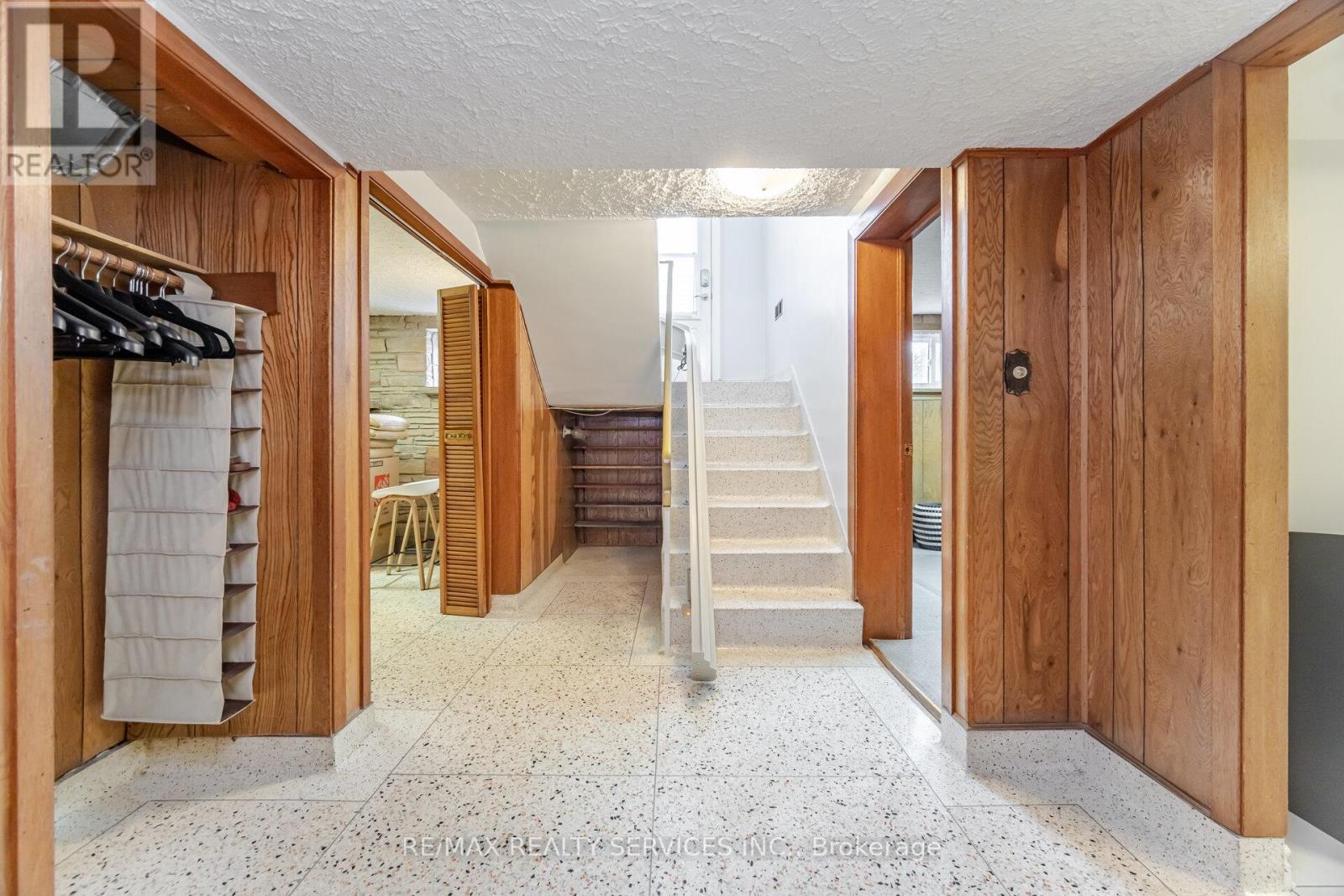 Photo 30 of 7541 Darcel Avenue, Mississauga ON