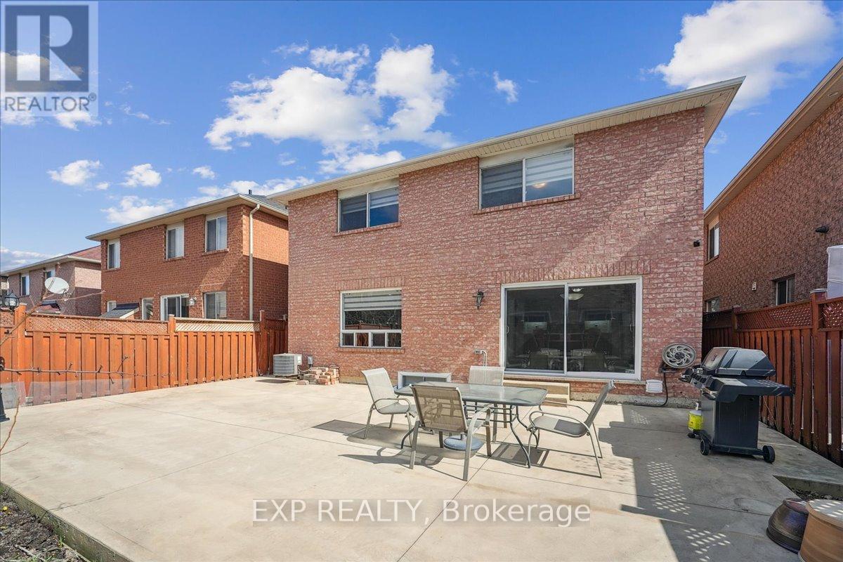 Photo 17 of 18 Raccoon Street, Brampton ON