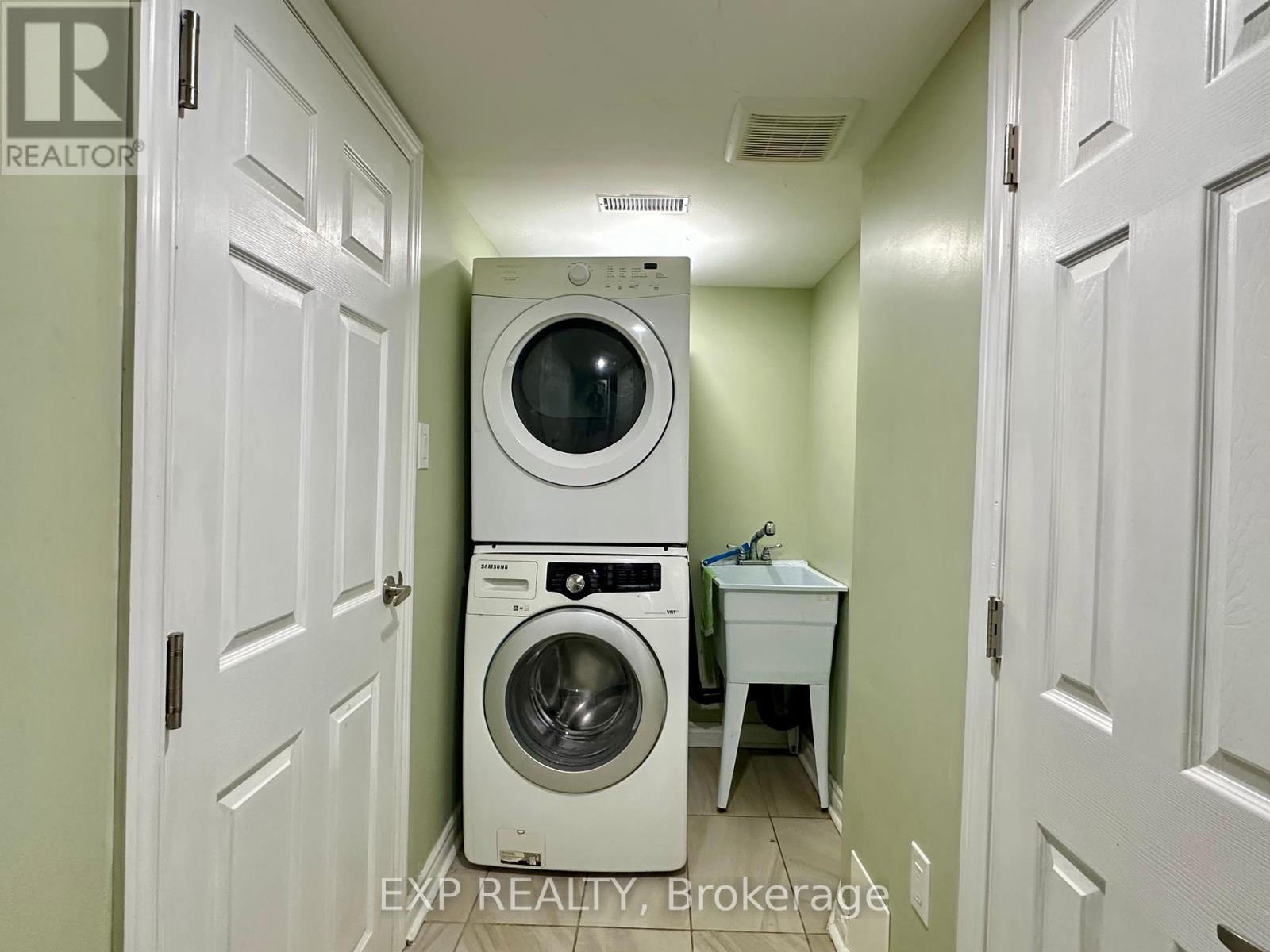 Photo 24 of 18 Raccoon Street, Brampton ON