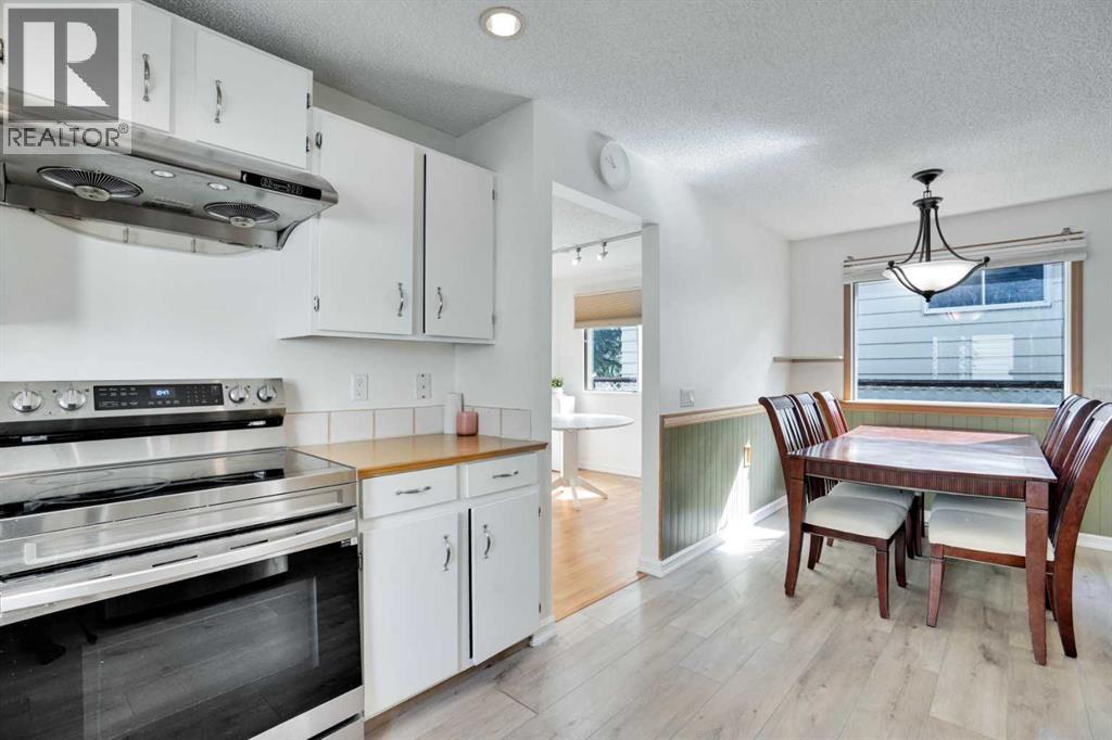 Single Family House 4 Level for Sale in  Erin Ridge Road SE Erin Woods Calgary 