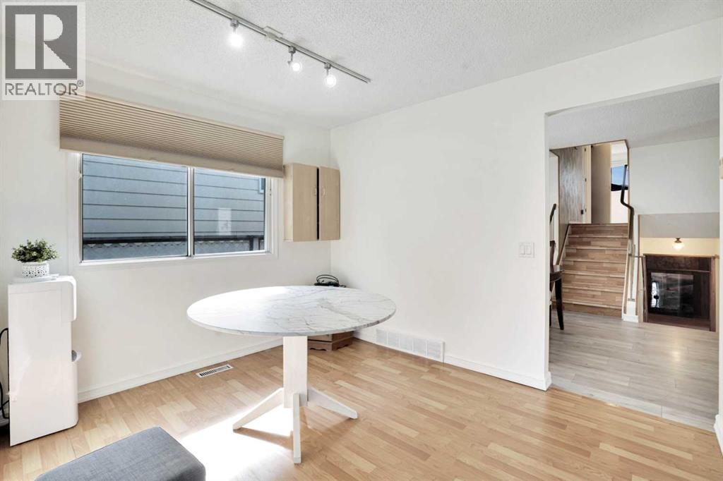 Single Family House 4 Level for Sale in  Erin Ridge Road SE Erin Woods Calgary 