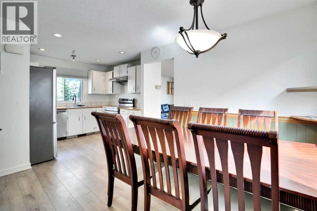 Single Family House 4 Level for Sale in  Erin Ridge Road SE Erin Woods Calgary 