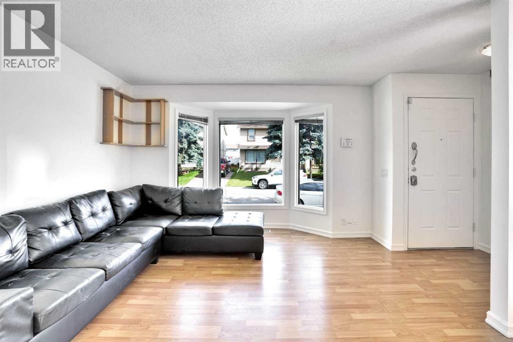 Single Family House 4 Level for Sale in  Erin Ridge Road SE Erin Woods Calgary 