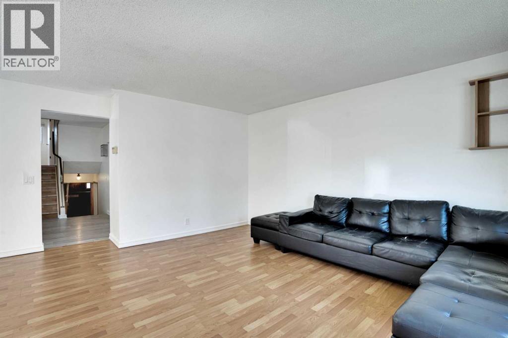 Single Family House 4 Level for Sale in  Erin Ridge Road SE Erin Woods Calgary 