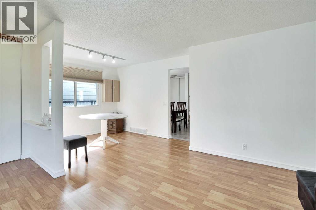 Single Family House 4 Level for Sale in  Erin Ridge Road SE Erin Woods Calgary 