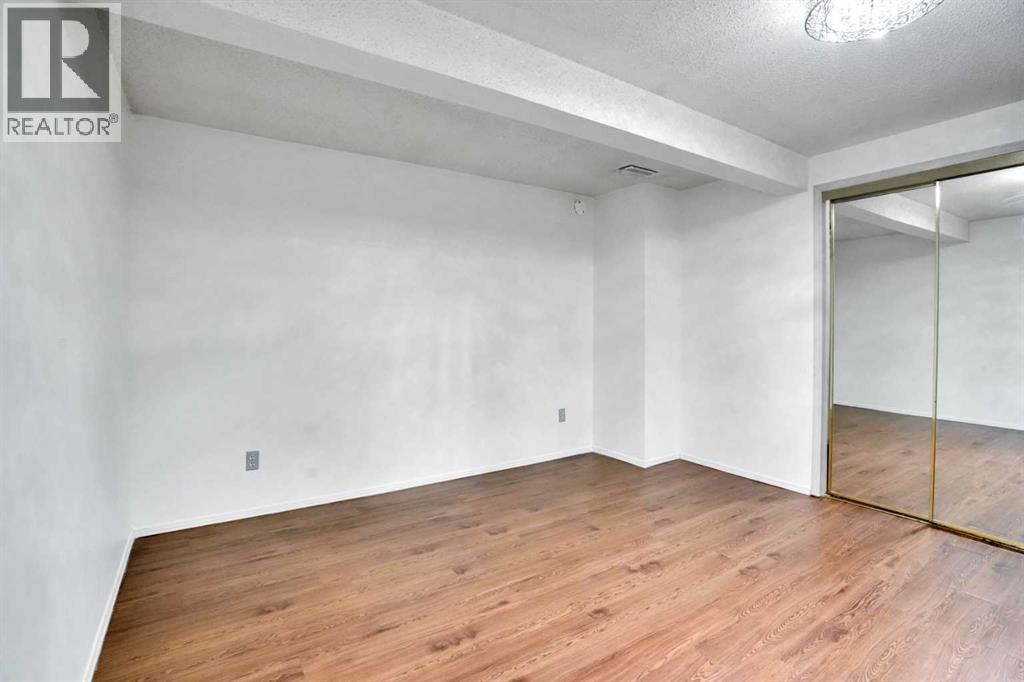 Single Family House 4 Level for Sale in  Erin Ridge Road SE Erin Woods Calgary 