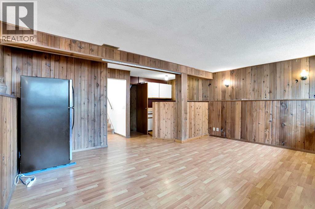 Single Family House 4 Level for Sale in  Erin Ridge Road SE Erin Woods Calgary 
