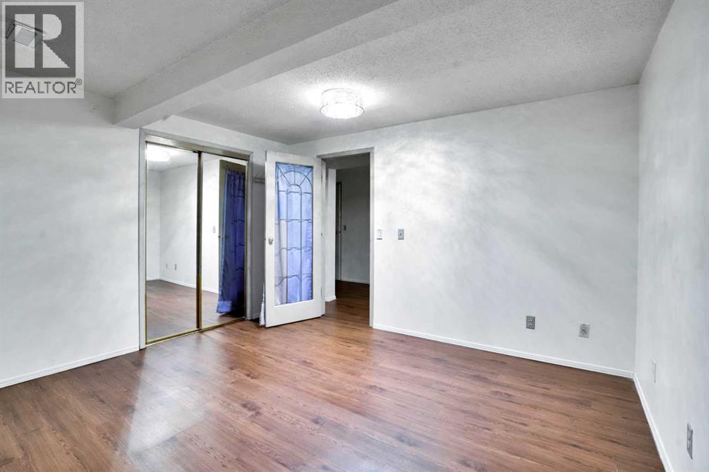 Single Family House 4 Level for Sale in  Erin Ridge Road SE Erin Woods Calgary 