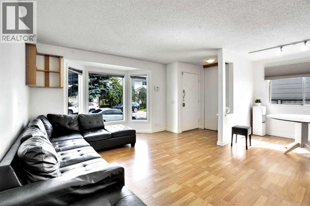 Single Family House 4 Level for Sale in  Erin Ridge Road SE Erin Woods Calgary 