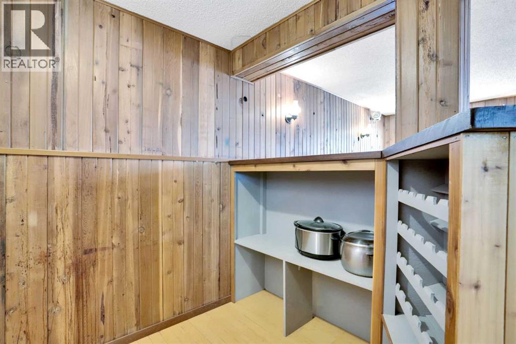 Single Family House 4 Level for Sale in  Erin Ridge Road SE Erin Woods Calgary 