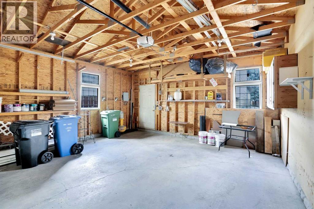 Single Family House 4 Level for Sale in  Erin Ridge Road SE Erin Woods Calgary 