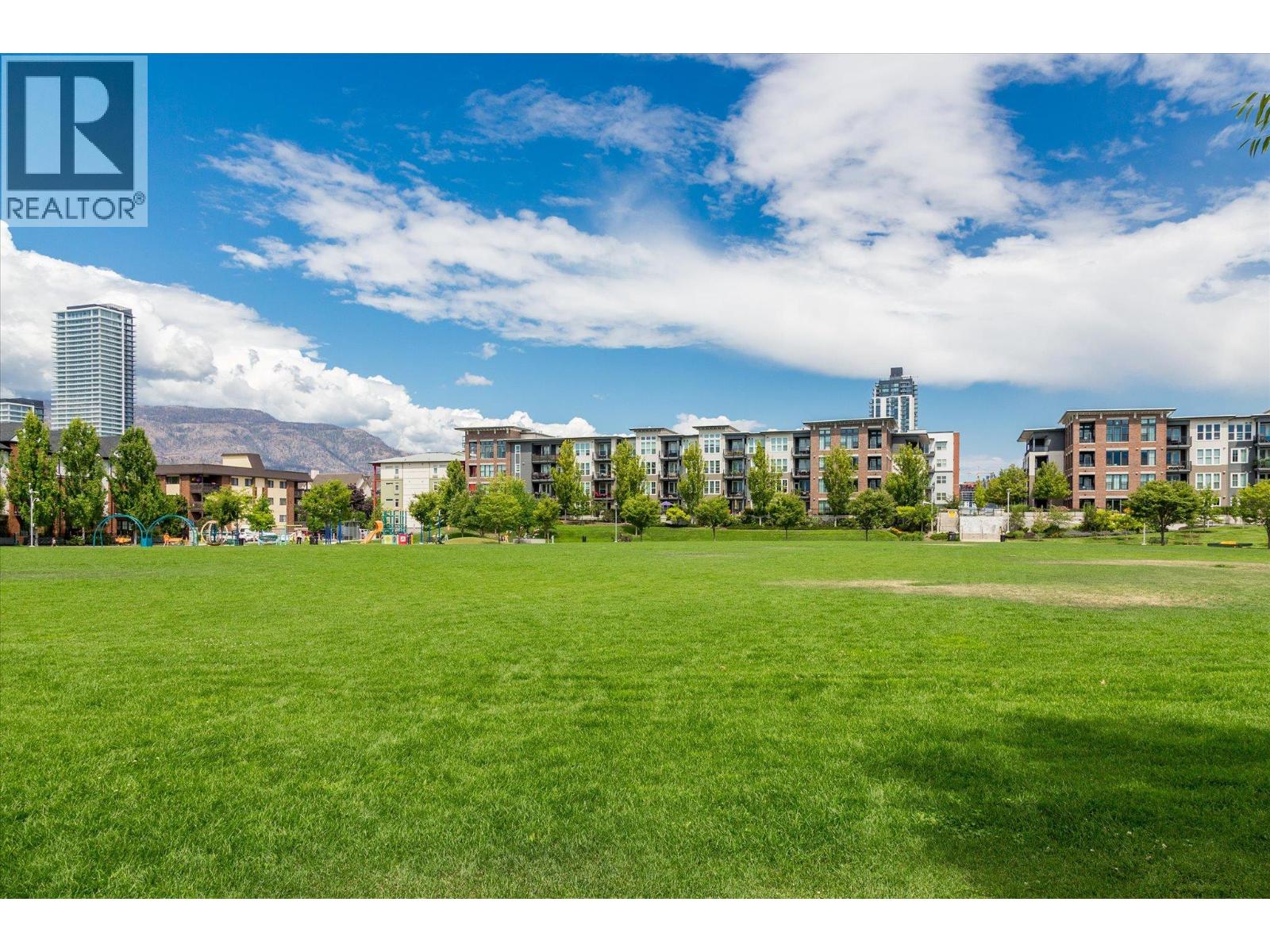 Photo 38 of 530 Rowcliffe Avenue, Kelowna BC