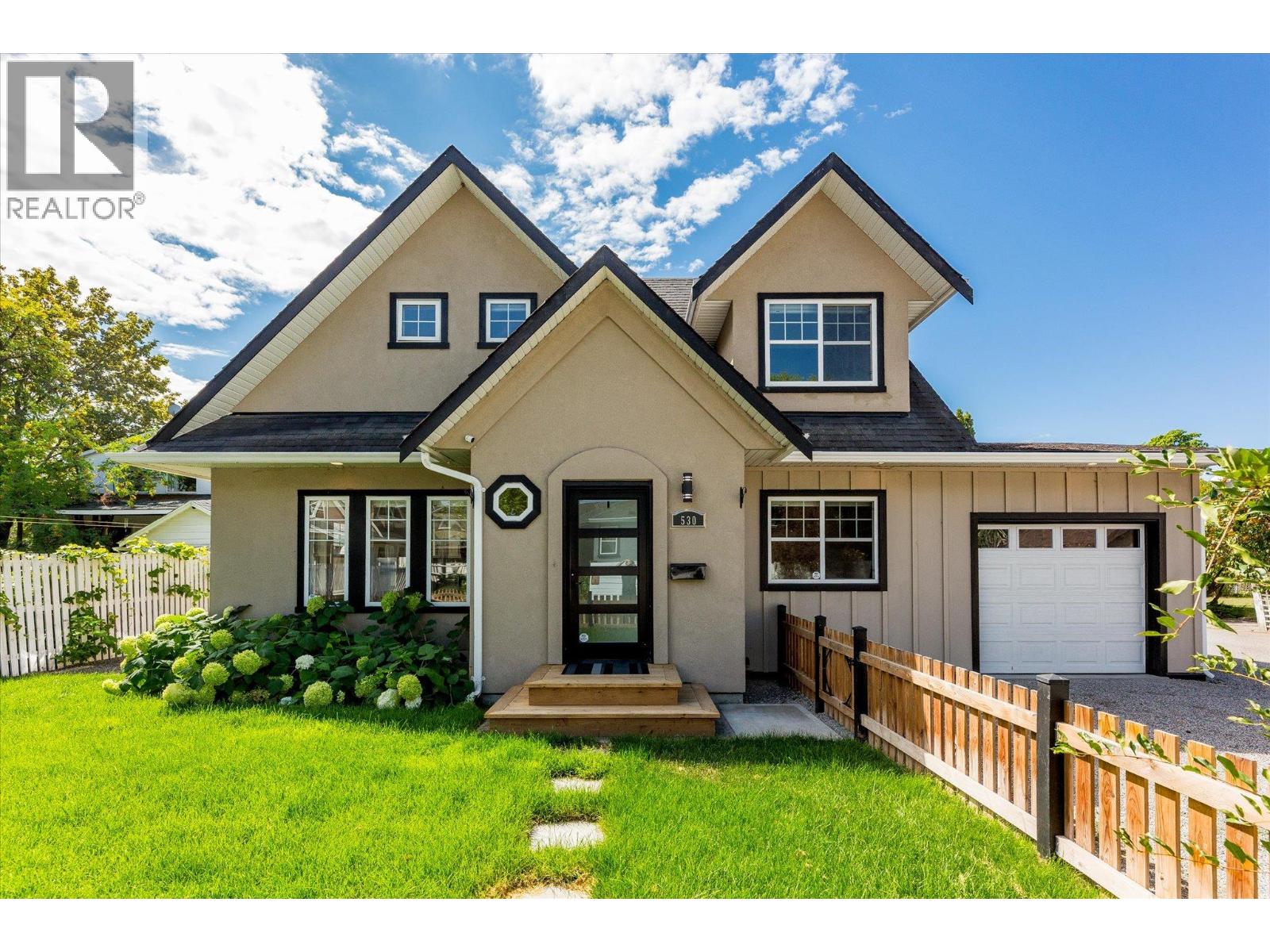Photo 1 of 530 Rowcliffe Avenue, Kelowna BC