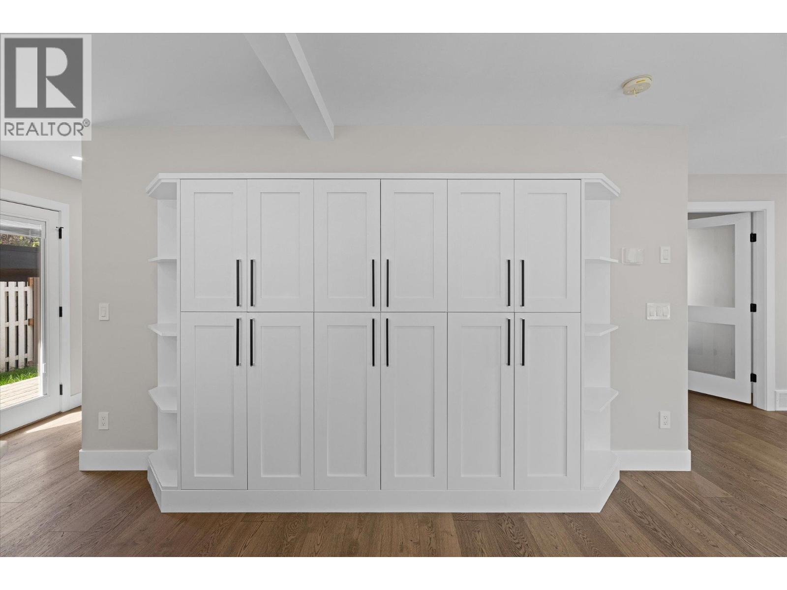 Photo 14 of 530 Rowcliffe Avenue, Kelowna BC