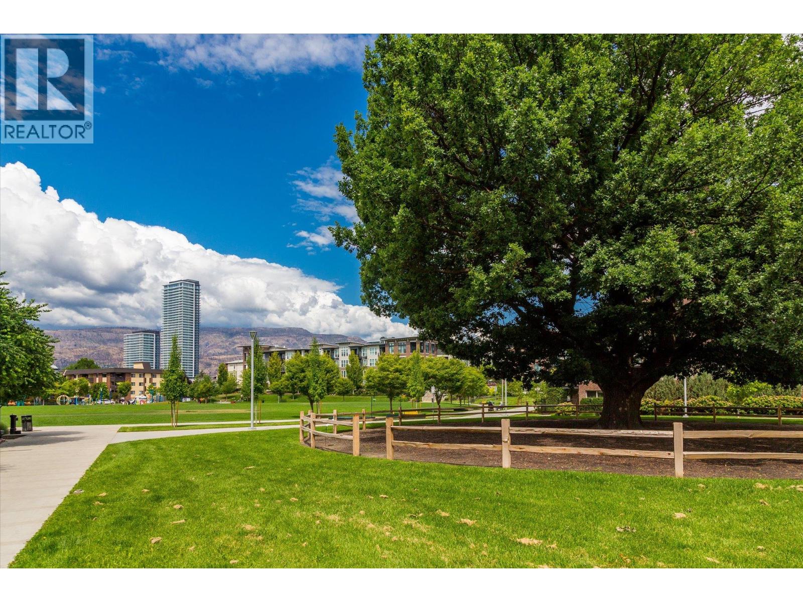 Photo 37 of 530 Rowcliffe Avenue, Kelowna BC