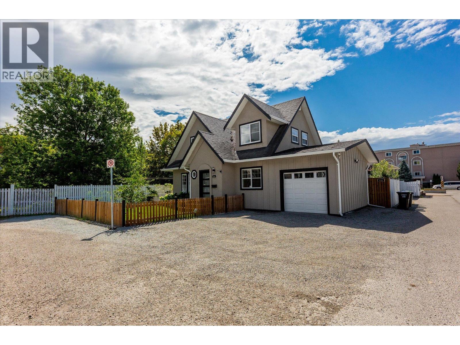 Photo 27 of 530 Rowcliffe Avenue, Kelowna BC
