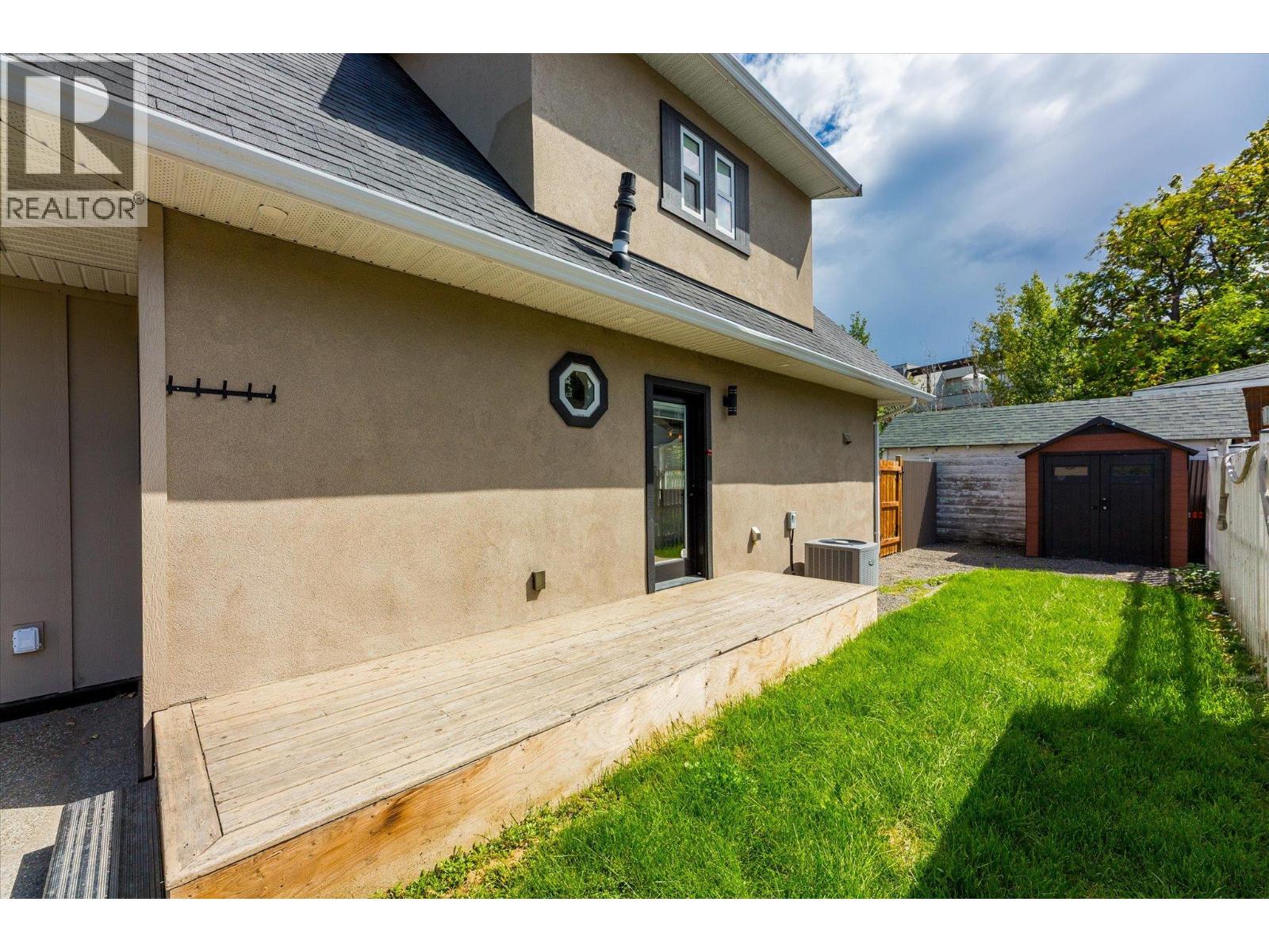 Photo 29 of 530 Rowcliffe Avenue, Kelowna BC