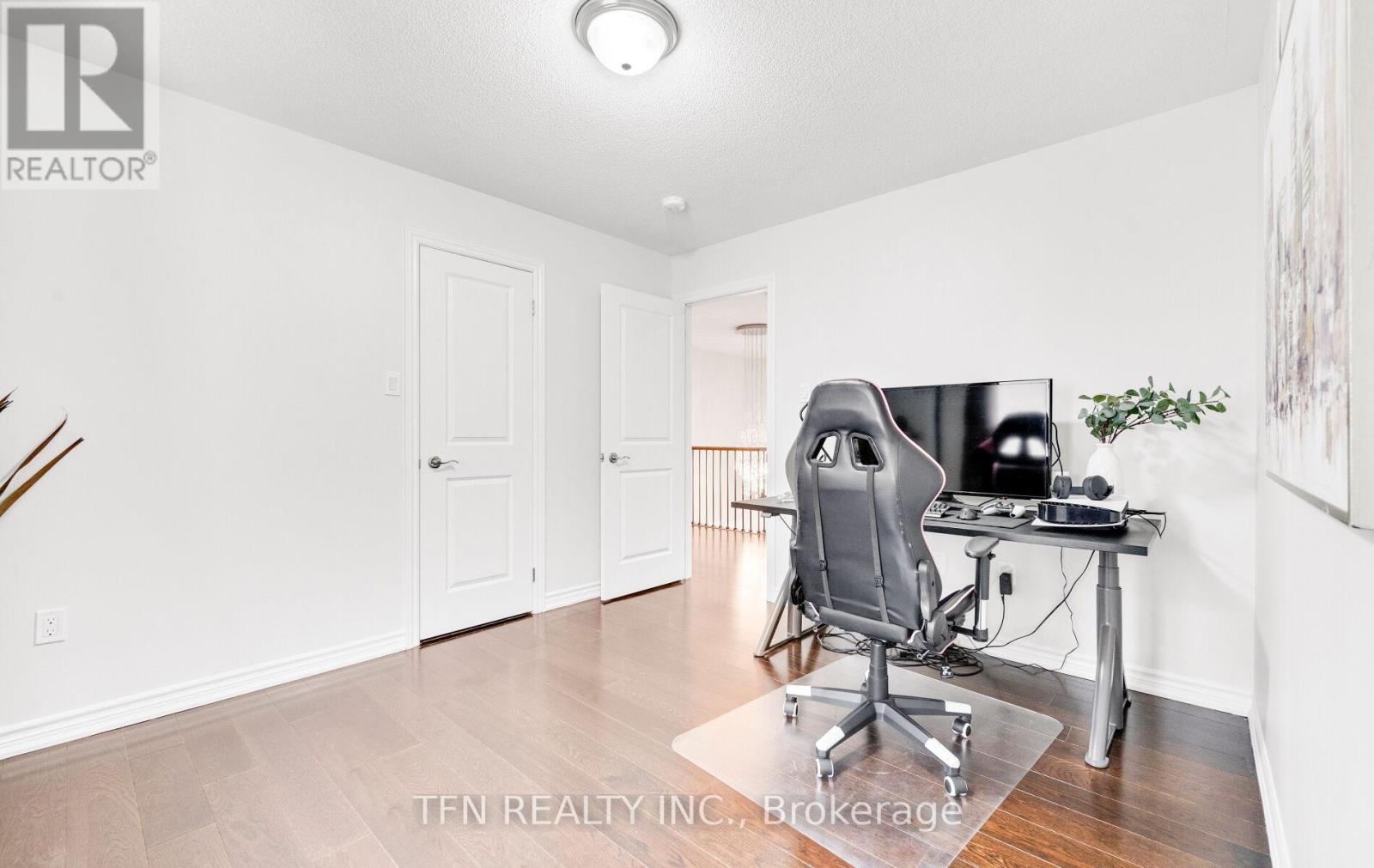 Photo 19 of 46 Lola Crescent, Brampton ON