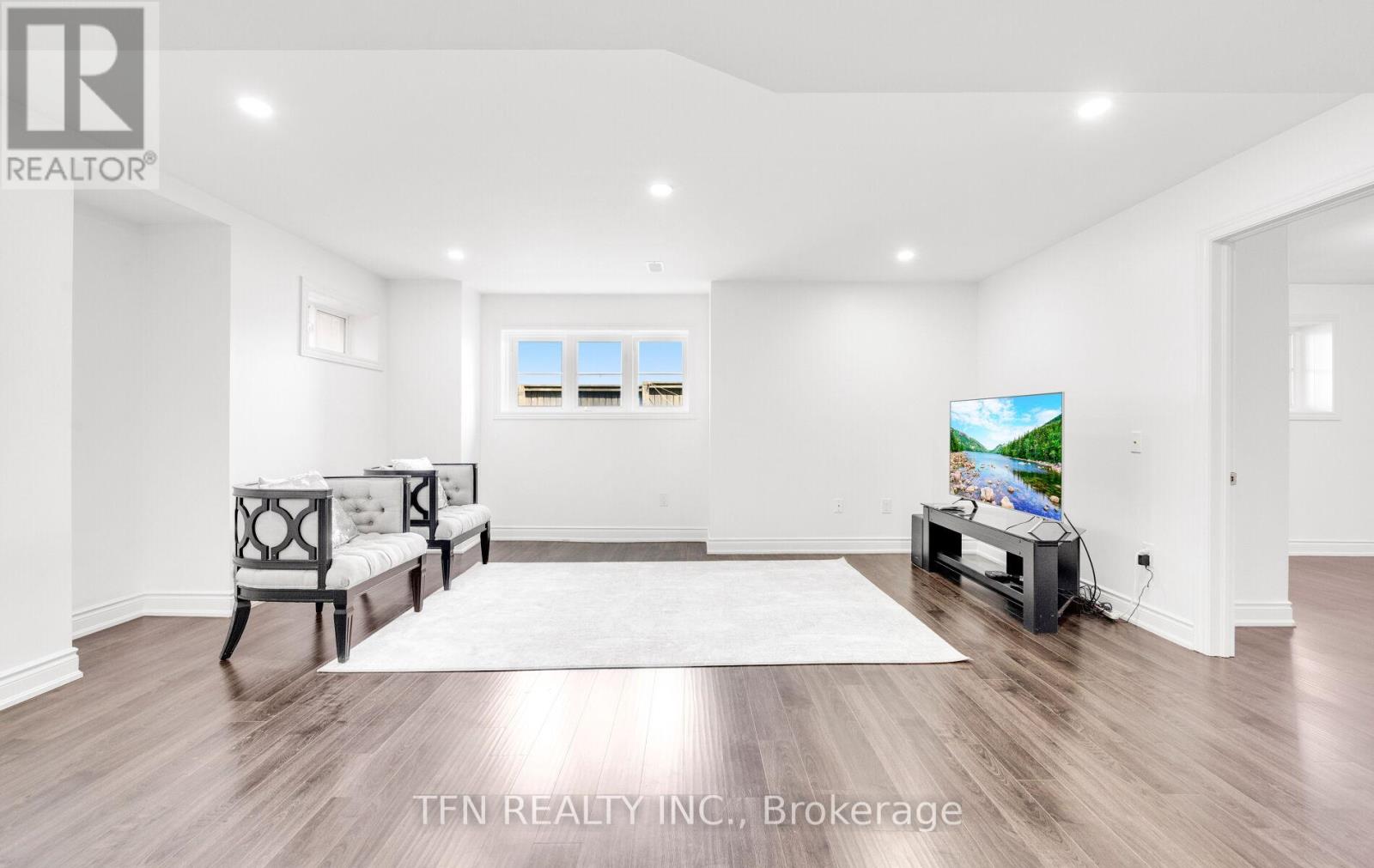 Photo 32 of 46 Lola Crescent, Brampton ON